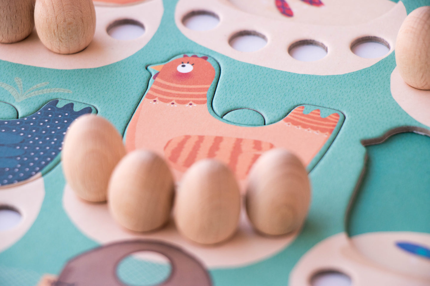 Cluck, Cluck! The Fox! - Family Game